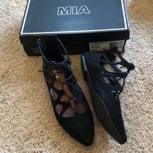Mia flats